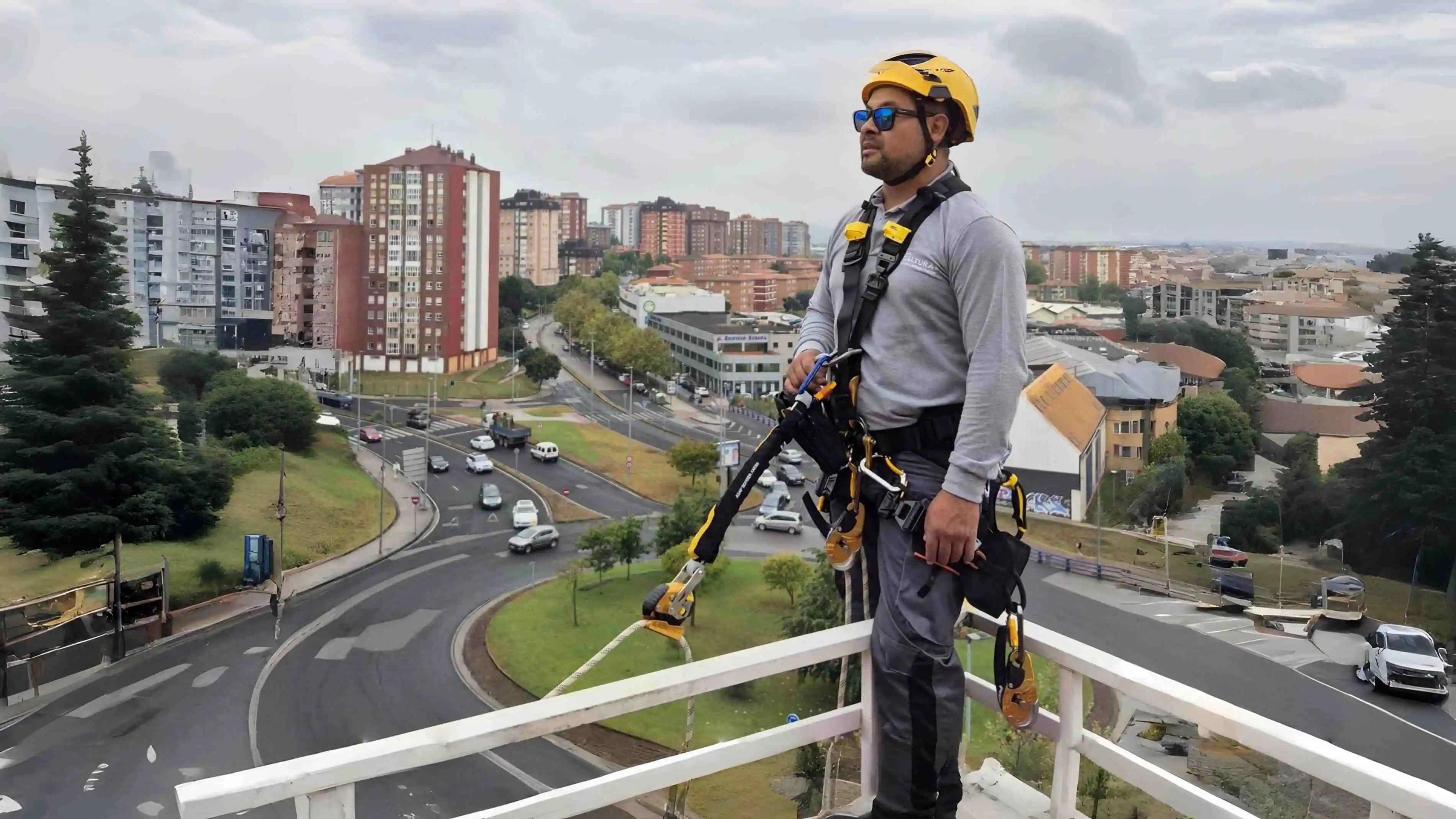 Supervisor de obras en Cantabria planificando reforma